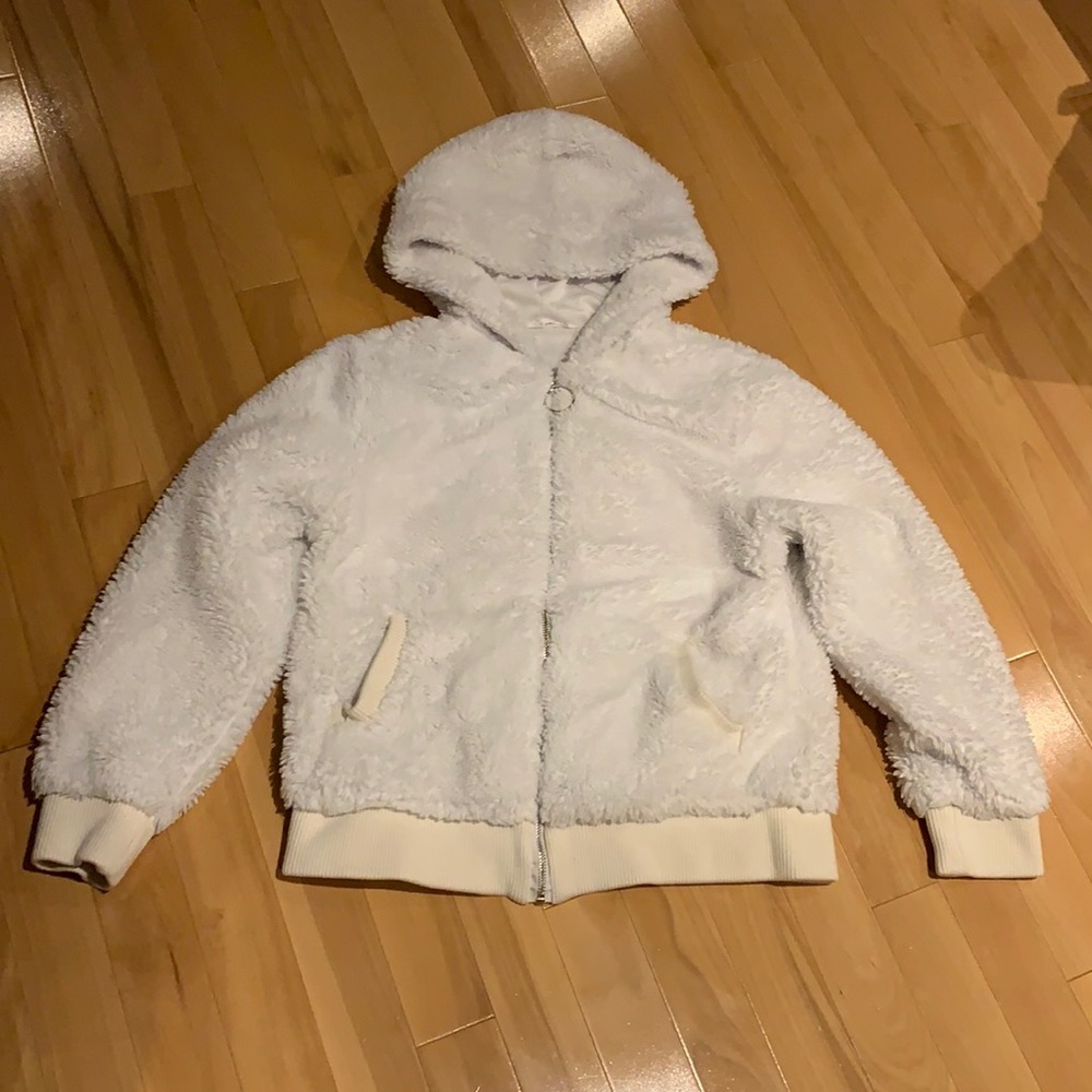 Girl’s Urban Planet/Kids Fluffy White Zip-Up hoodie - size L (14/16)